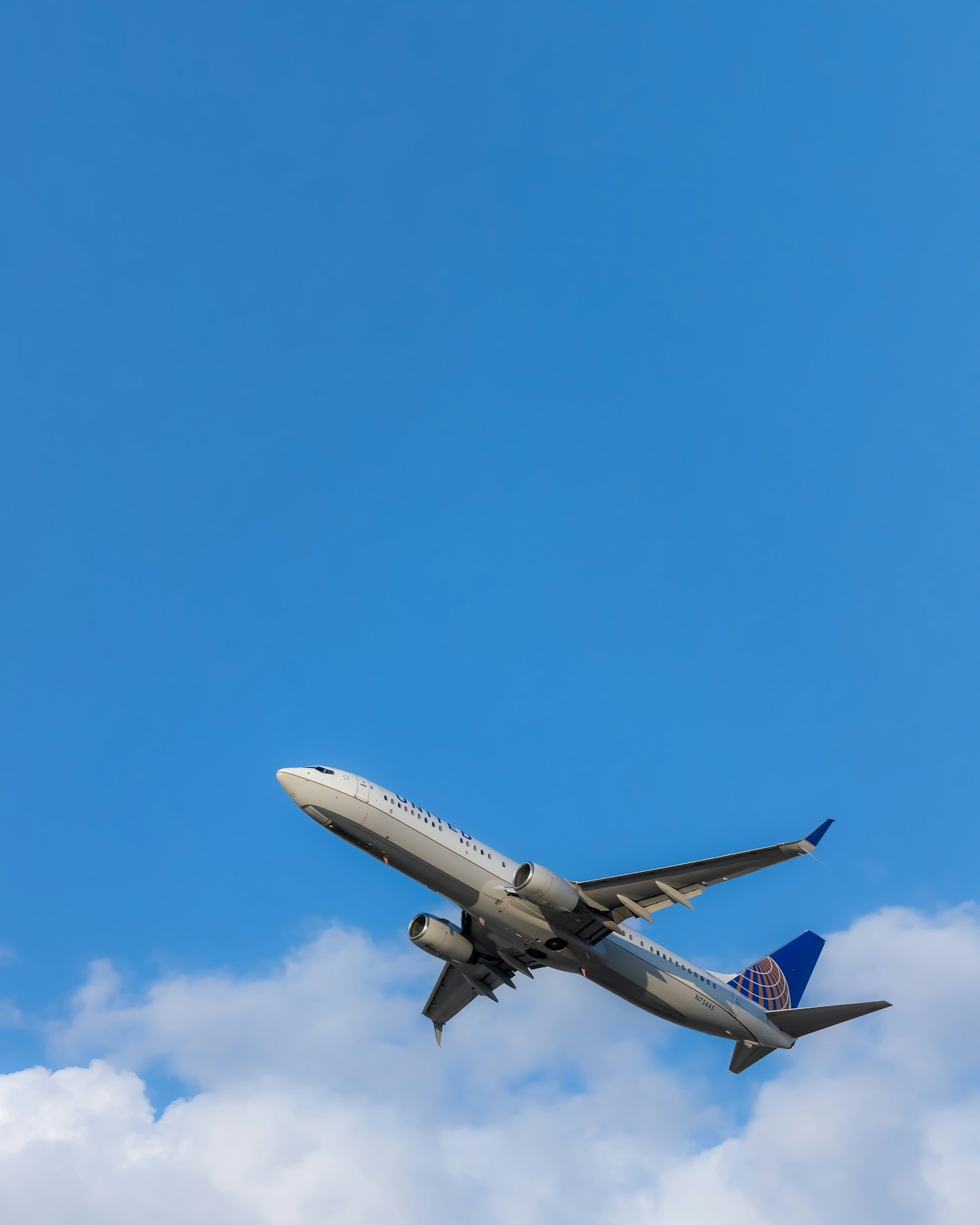 How to Score Last-Minute Flight Deals